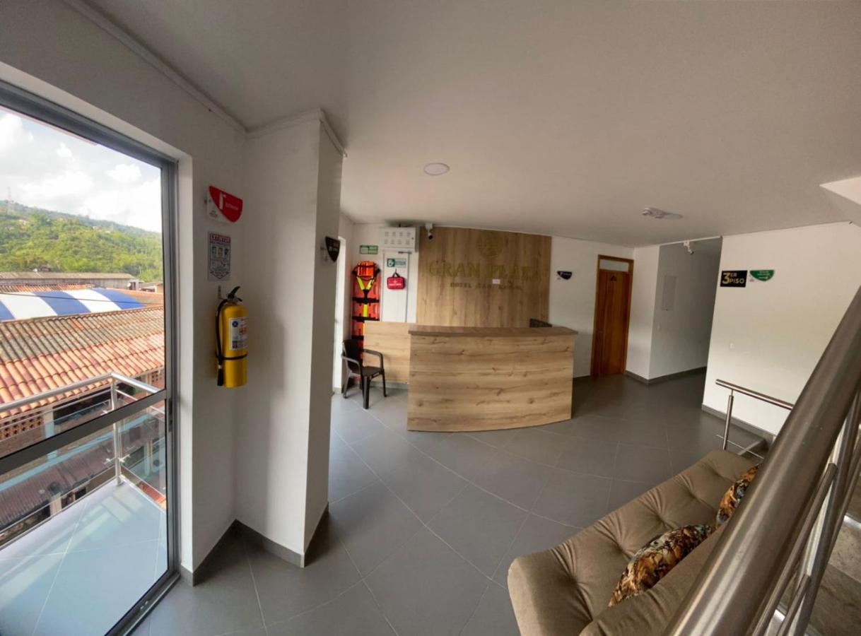 Hotel Gran Plaza San Rafael San Rafael  Dış mekan fotoğraf